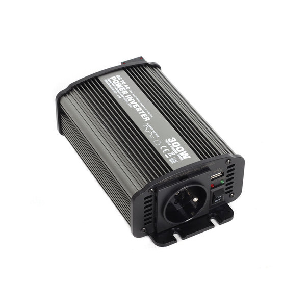 CAR300 Menič napätia z 12V na 230V, USB, 300W